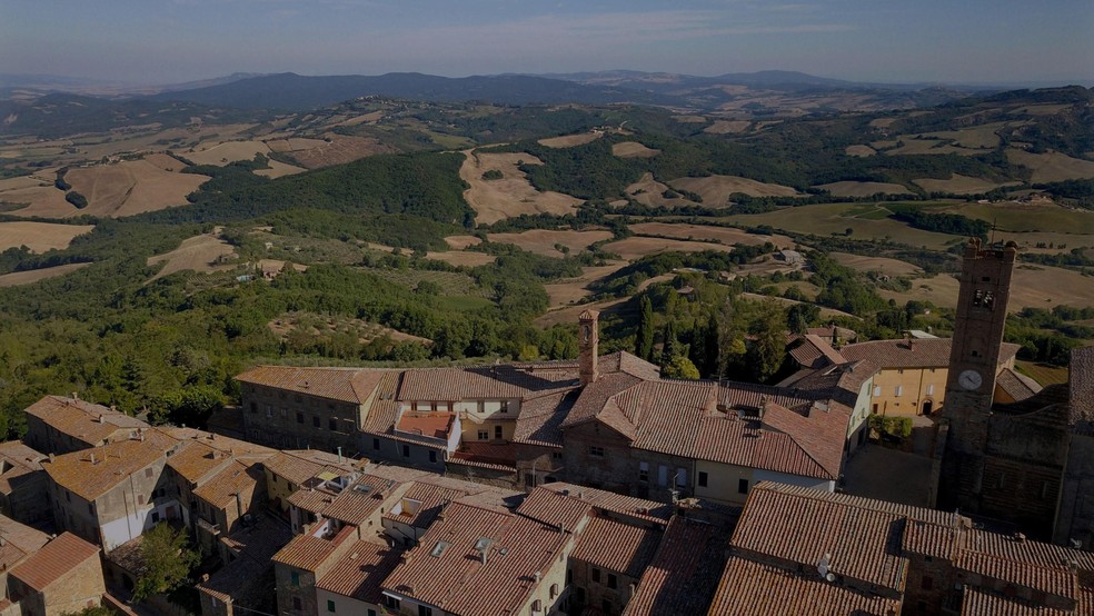 Vila italiana está pagando R$ 120 mil para quem topar morar e empreender no vilarejo — Foto: Reprodução/Visit Radicondoli