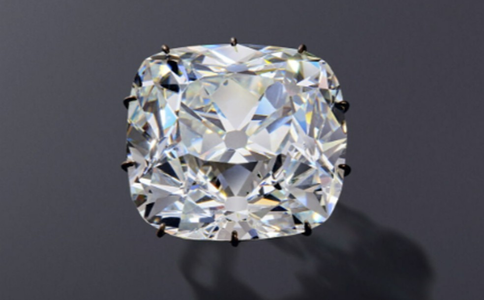 Diamante de 140 quilates que faz parte da galeria de Apollo, no museu do Louvre, que foi roubada em 19 de outubro de 2025. A peça, no entanto, não foi levada pelos ladrões. — Foto: Divulgação/ Museu do Louvre