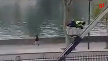 Novo vídeo mostra ladrões do Louvre descendo de guindaste após roubo