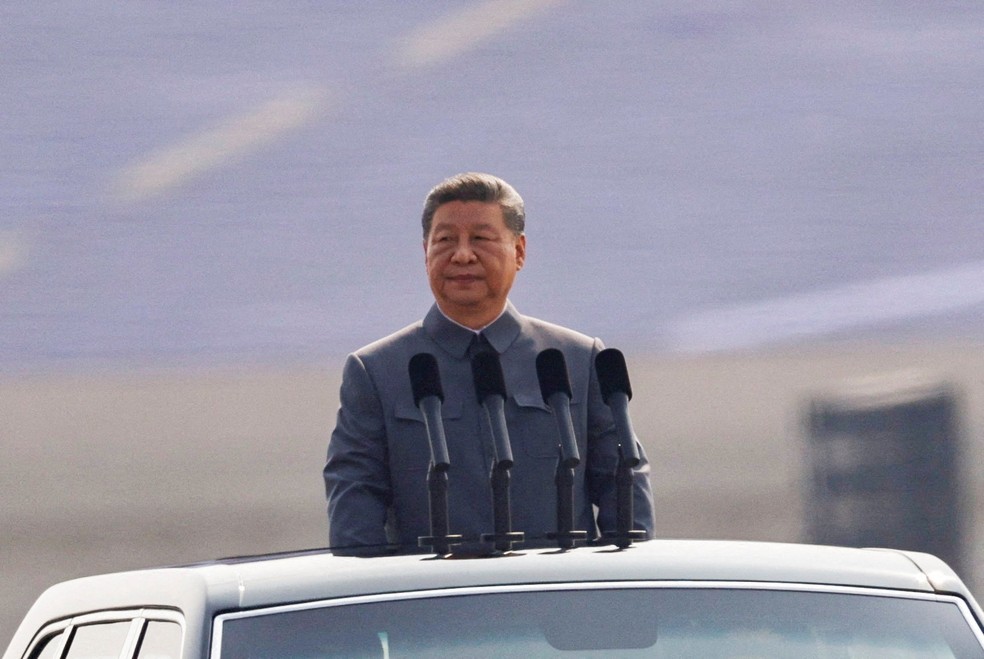 O presidente da China, Xi Jinping, durante desfile militar que marca o 80º aniversário do fim da Segunda Guerra Mundial, em Pequim, China, em 3 de setembro de 2025. — Foto: REUTERS/Tingshu Wang