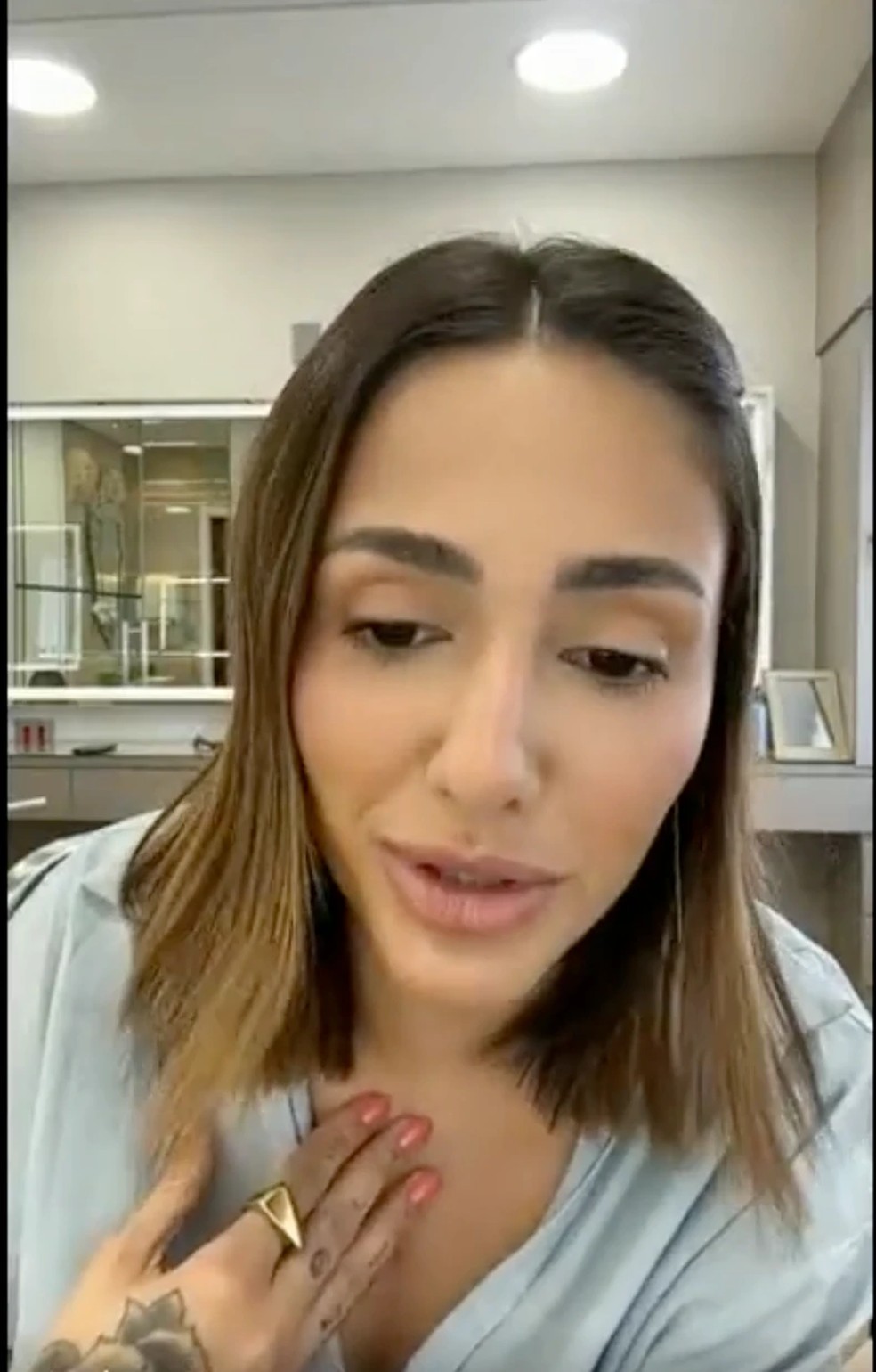 Larissa Nery disse à BBC News Brasil que recebeu uma enxurrada de mensagens e notificações. — Foto: BBC