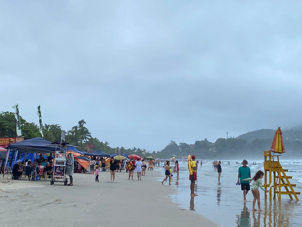 Ubatuba registra movimento intenso de turistas no feriado de Proclamação da República — Foto: Laurene Santos/TV Vanguarda