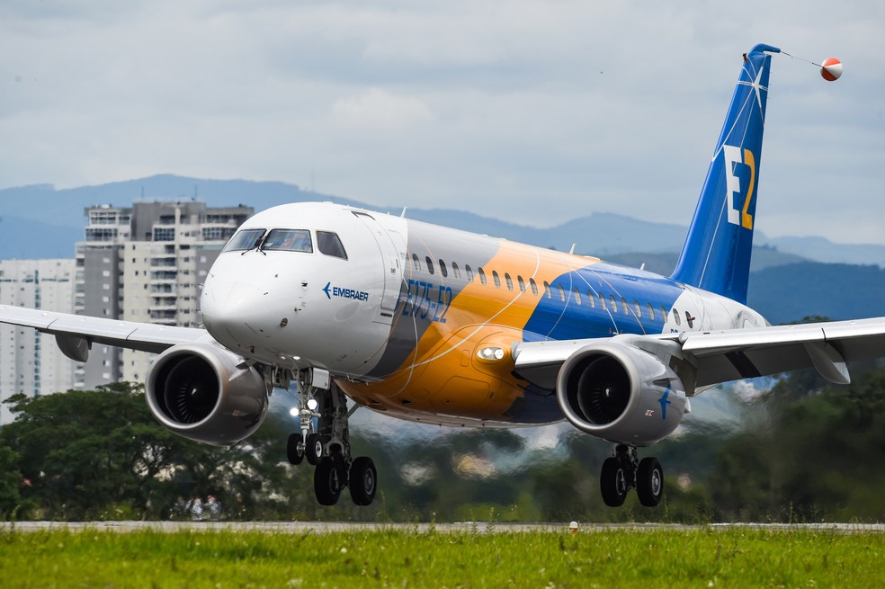 Embraer jato comercial E175-E2 em São José dos Campos - imagem de arquivo. — Foto: Embraer/Divulgação