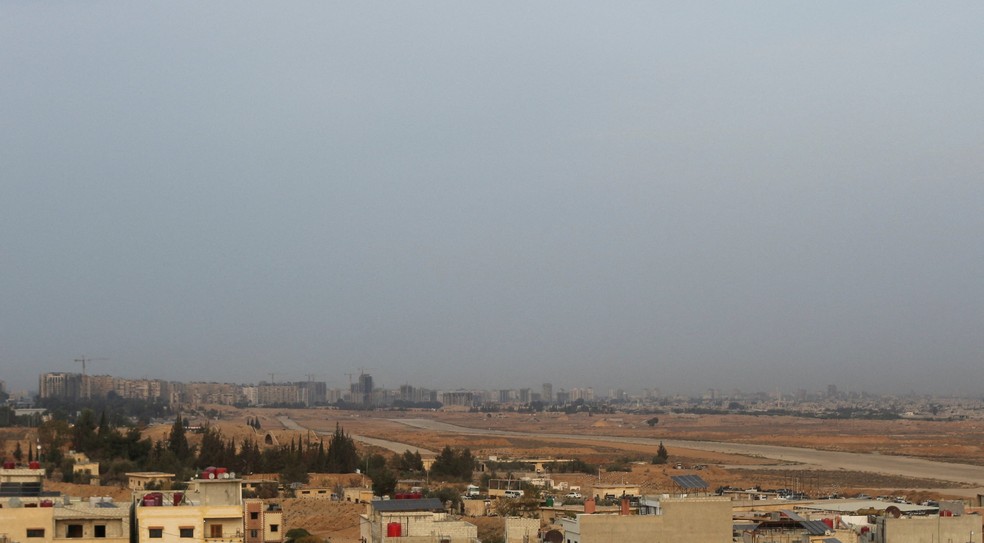 Pista de pouso de aeroporto militar em Mezzeh, nos subúrbios da capital síria Damasco, que tropas dos EUA ocuparão. Foto de 4 de novembro de 2025. — Foto: REUTERS/Feras Dalatey