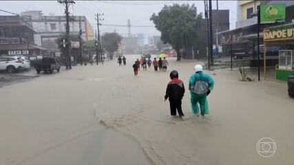 Passagem de ciclone deixa mortos na Indonésia