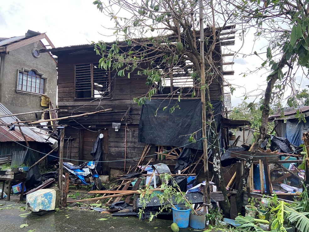 Casa devastada após passagem do tufão Kalmaegi em Silago, no centro das Filipinas, em 3 de novembro de 2025. — Foto: MDRRMO Silago via Reuters