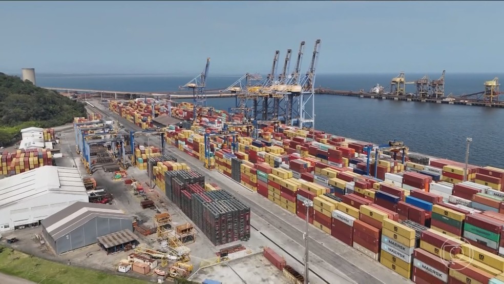 Exportações brasileiras para os EUA desabam com o tarifaço, mas vendas para outros países compensam — Foto: Jornal Nacional/ Reprodução