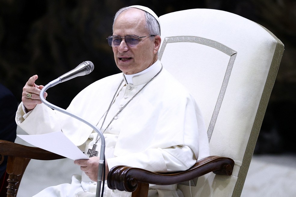 Papa Leão XIV encontra jornalistas da mídia mundial no Vaticano em 12 de maio de 2025. — Foto: REUTERS/Guglielmo Mangiapane