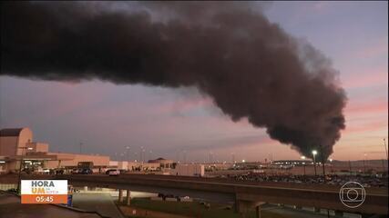 Avião de grande porte cai ao decolar e deixa mortos nos EUA