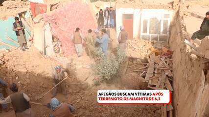 Afegãos buscam vítimas após terremoto de magnitude 6,3 deixar mortos e feridos