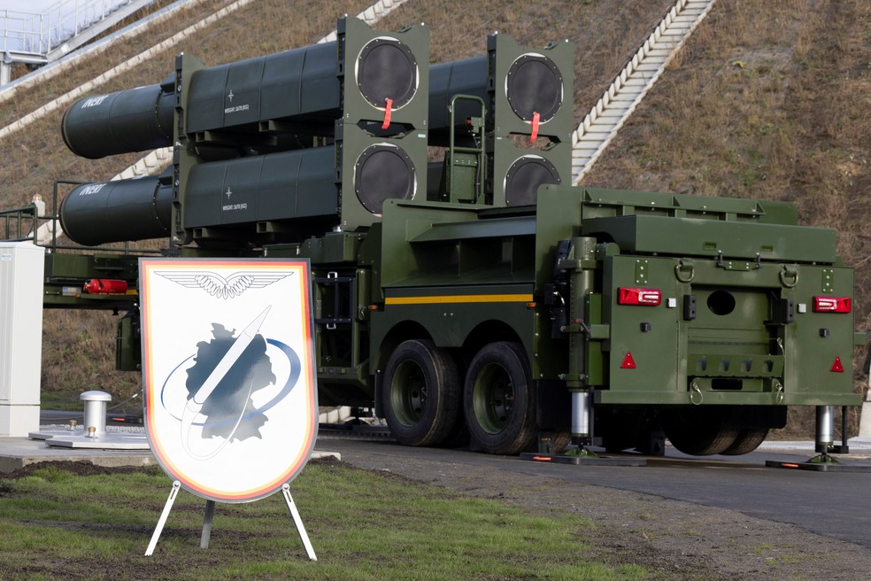 Força Aérea da Alemanha apresenta sistema Arrow 3, que passará a integrar defesa aérea da Otan, em 3 de dezembro de 2025. — Foto: REUTERS/Axel Schmidt