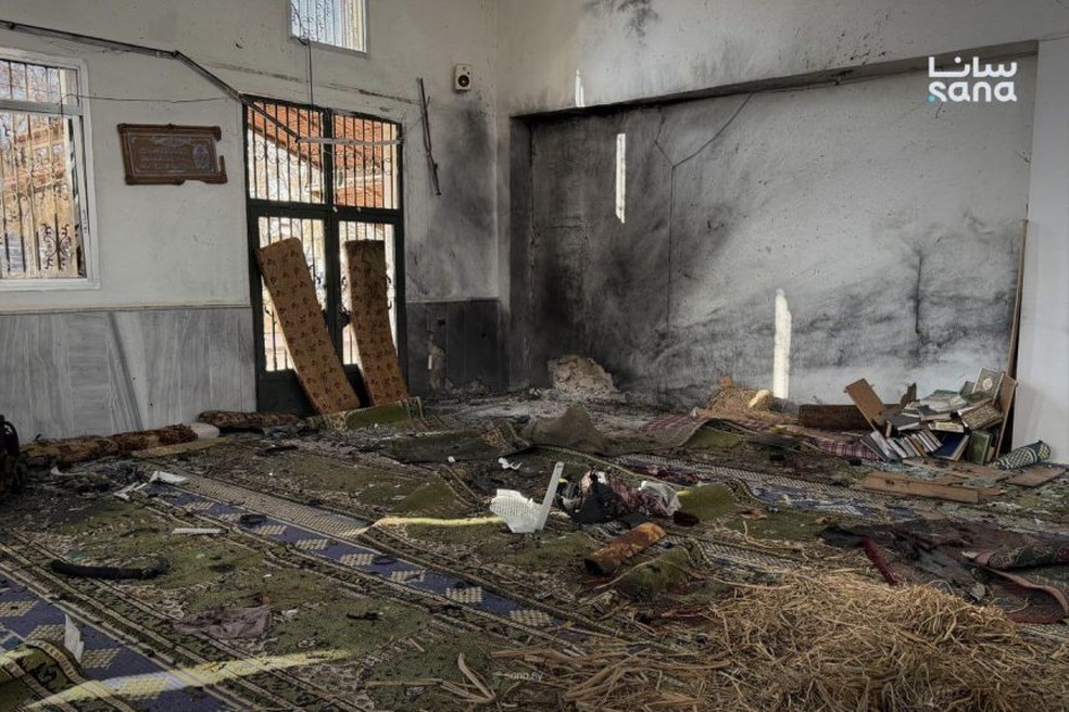 Ataque a mesquista na Síria — Foto: Reprodução/Syrian Arab News Agency (SANA)