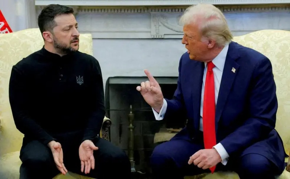 O presidente dos EUA, Donald Trump, e o presidente da Ucrânia, Volodymyr Zelensky, entraram em confronto durante uma reunião na Casa Branca, em fevereiro de 2025. — Foto: Reuters via BBC