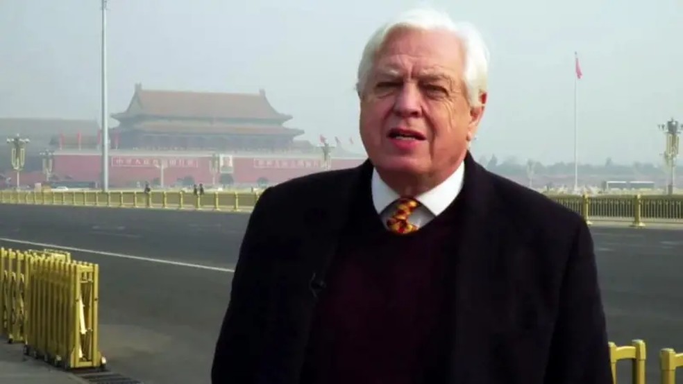 John Simpson passou boa parte do tempo cobrindo a China desde 1989 (na foto, na Praça da Paz Celestial, em 2016). — Foto: BBC