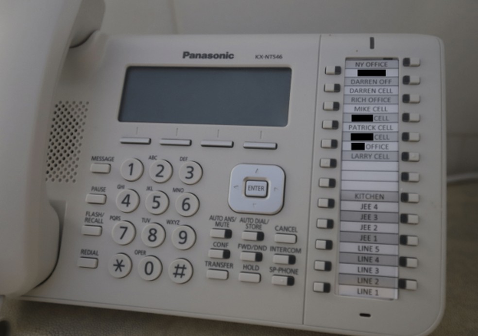 Telefone em residência de Jeffrey Epstein nas Ilhas Virgens. — Foto: Divulgação/ Partido Democrata