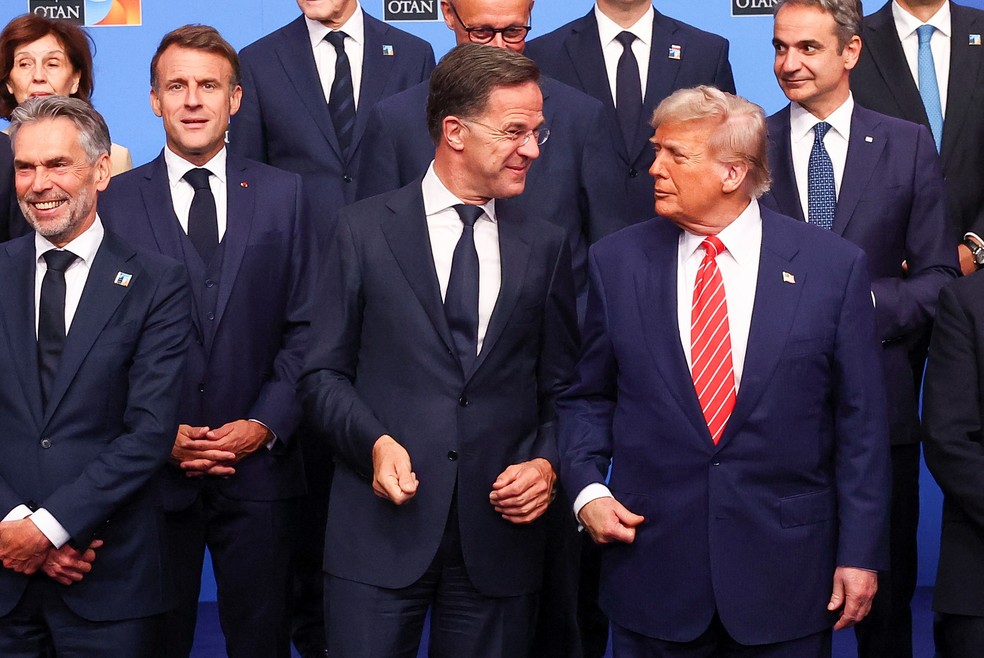 O secretário-geral da Otan, Mark Rutte, e o presidente dos EUA, Donald Trump, durante cúpula da Otan em Haia, na Holanda. — Foto: REUTERS/Yves Herman