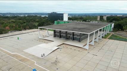 Dino suspende trecho de PL que libera emendas