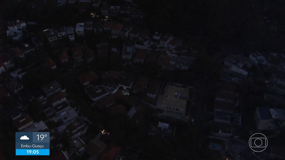 Clientes da Enel em SP ficam quase 10 vezes mais tempo sem luz do que na Itália, país-sede da empresa — Foto: TV Globo