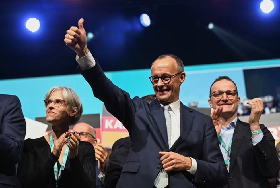 O conservador alemão Friedrich Merz, aprovado pelo Parlamento para se tornar o próximo chanceler da Alemanha. — Foto: REUTERS/Teresa Kroeger
