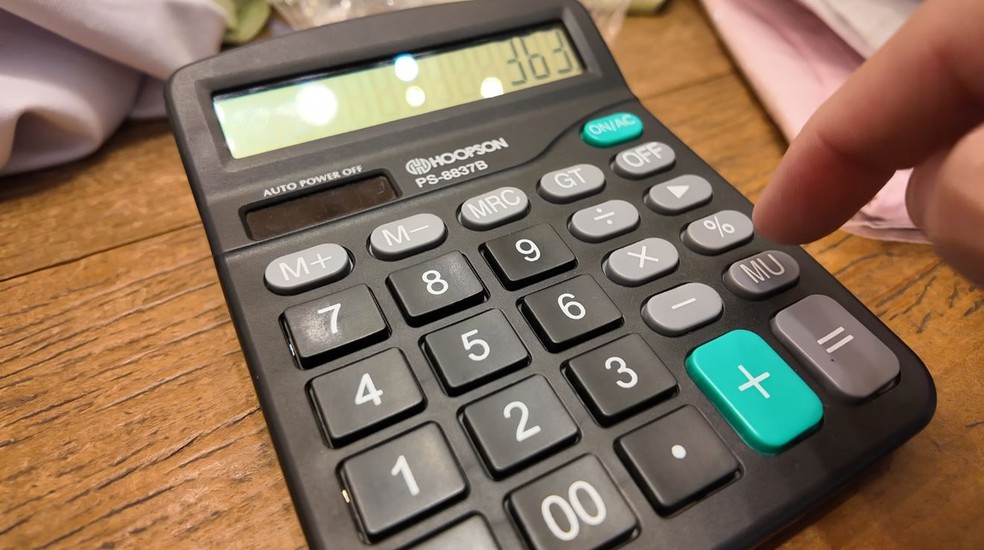 Comércio lojas varejo vendas comerciantes lojistas consumo consumidores Ribeirão Preto contas finanças calculadora compras juros — Foto: Cacá Trovó/EPTV