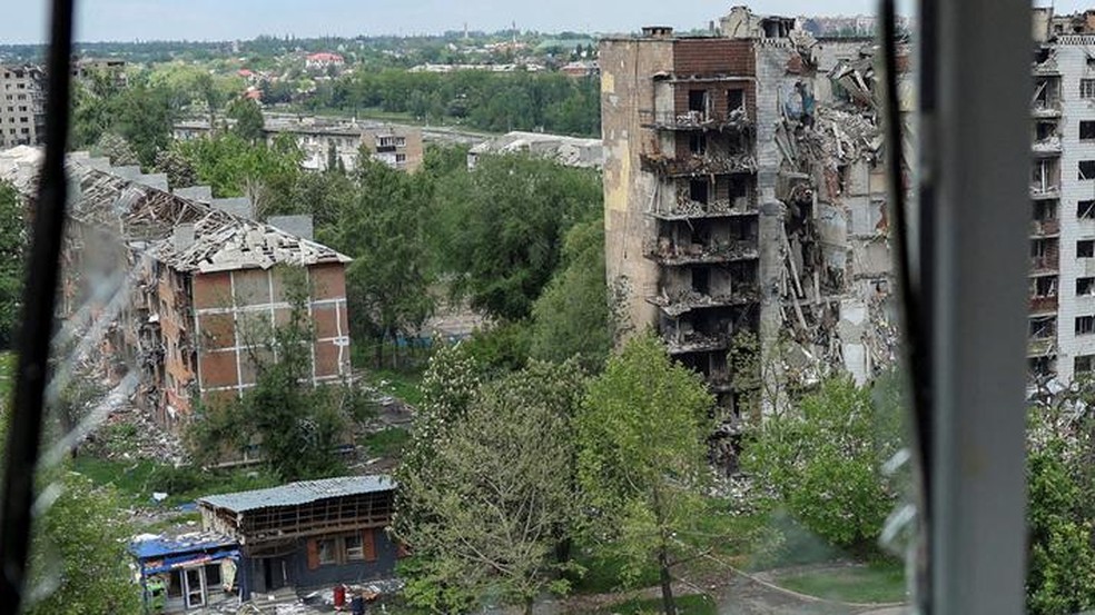 Batalhas no entorno de Pokrovsk já duram cerca de um ano. — Foto: Anatolii Stepanov/REUTERS via DW