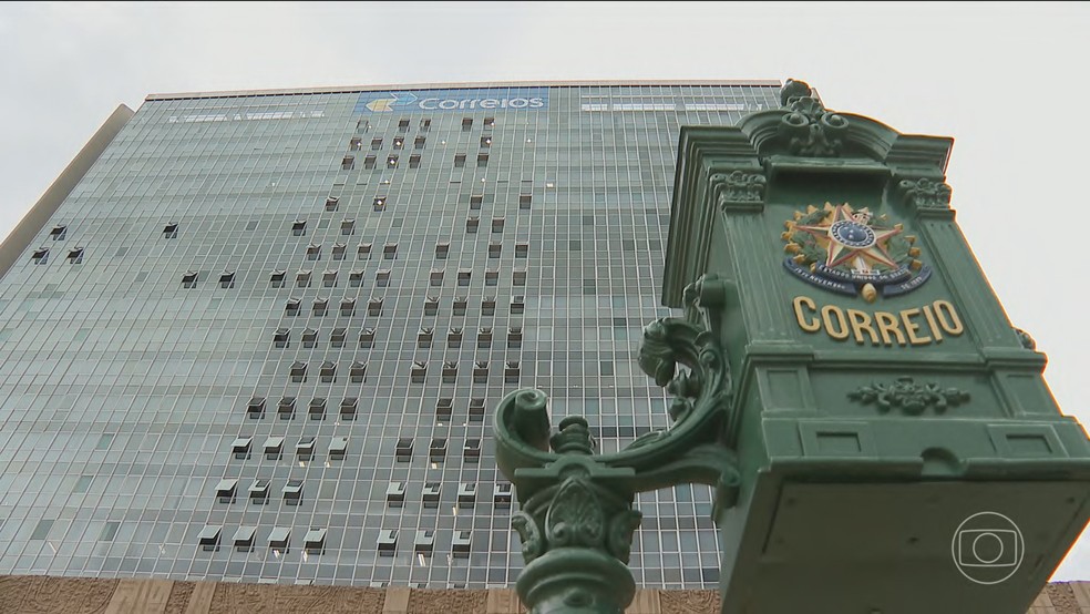 Correios vão precisar de mais R$ 8 bilhões em 2026; plano de reestruturação prevê 15 mil demissões e mil agências fechadas — Foto: Jornal Nacional/ Reprodução