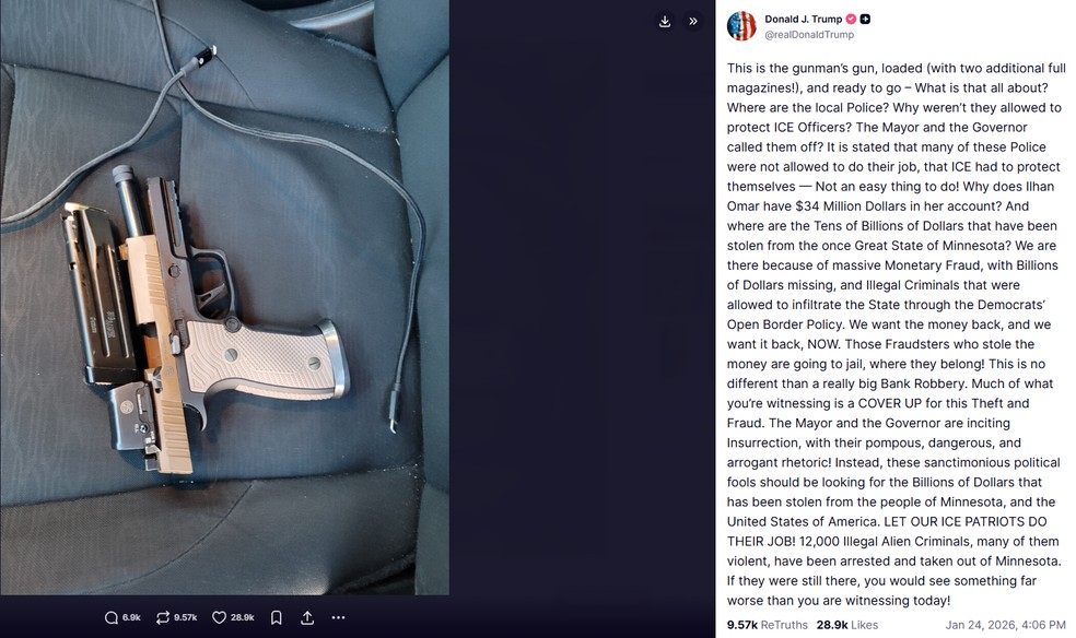 Donald Trump publicou uma imagem da arma de Pretti, no entanto, análise dos vídeos mostram que ele não apontou para agentes de imigração. — Foto: Reprodução/TruthSocial/@realDonaldTrump