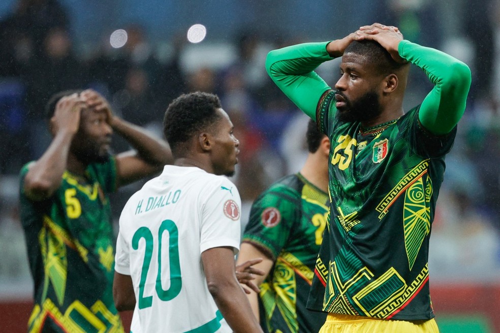 O zagueiro do Mali, número 25, Ousmane Camara, reage durante a partida das quartas de final da Copa Africana de Nações (CAN) entre Mali e Senegal — Foto: Abdel Majid Bziouat/AFP