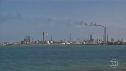 Trump afirma que Venezuela vai entregar até 50 milhões de barris de petróleo aos EUA