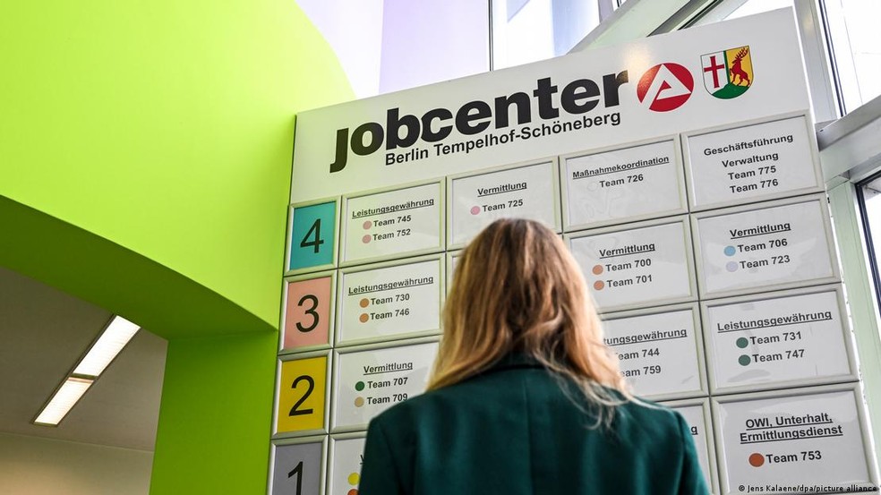 Crescimento do emprego na zona do euro deverá desacelerar nos próximos dois anos — Foto: Jens Kalaene/dpa/picture alliance