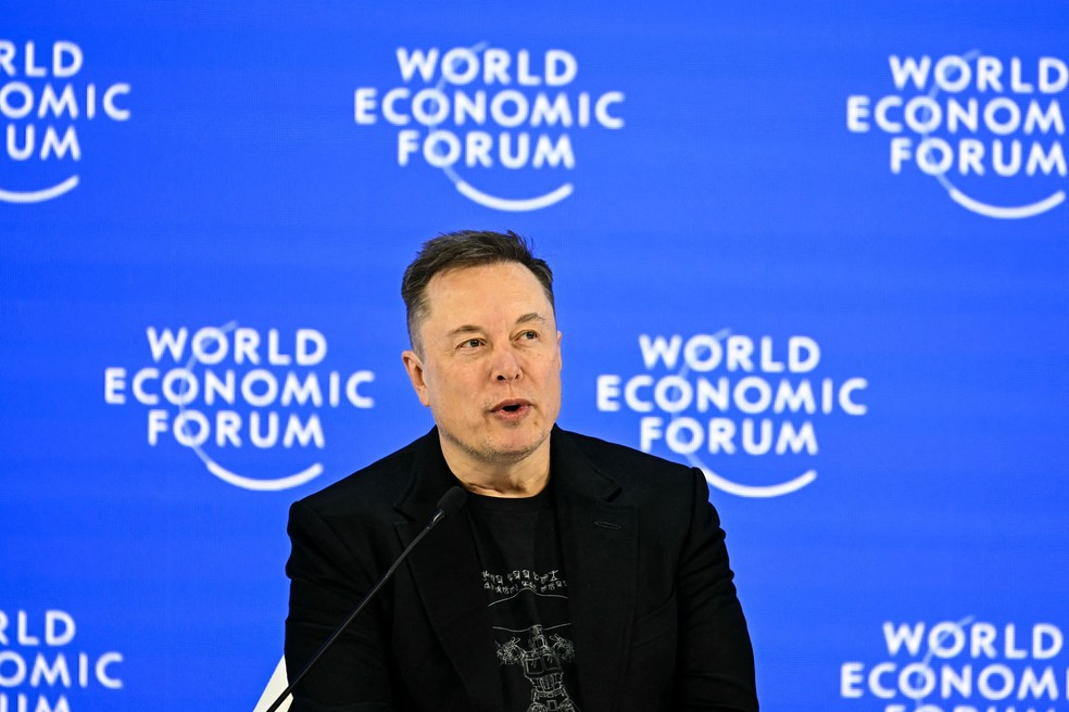 Elon Musk no Fórum Econômico Mundial, em Davos (Suíça), em janeiro de 2026 — Foto: FABRICE COFFRINI / AFP