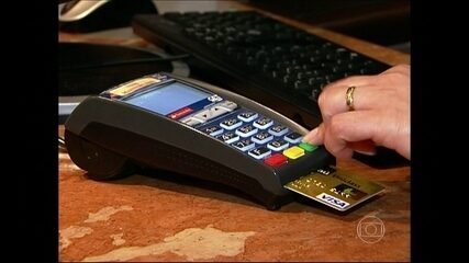 Governo eleva IOF de saques em moeda estrangeira e cartões pré-pagos