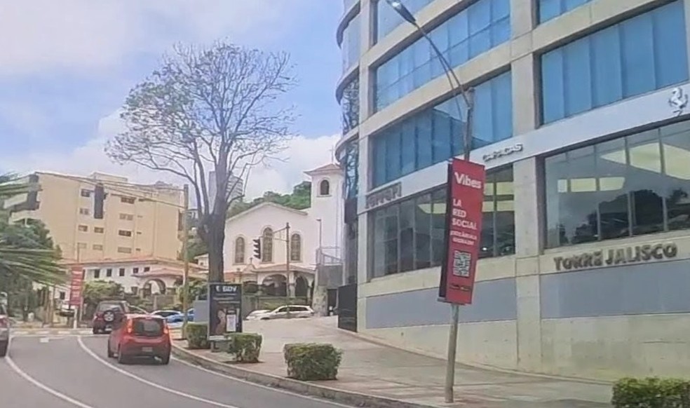 Fachada da concessionária da Ferrari em Caracas — Foto: Google Street View/Reprodução