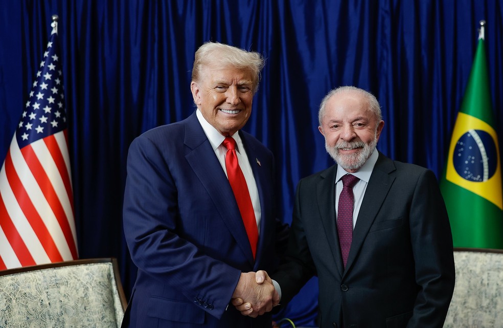 Presidente da República, Luiz Inácio Lula da Silva, durante Encontro com o Presidente dos Estados Unidos, Donald Trump, durante o 47ª Cúpula da Associação de Nações do Sudeste Asiático - ASEAN em Kuala Lampur, Malásia. — Foto: Ricardo Stuckert/Presidência da República