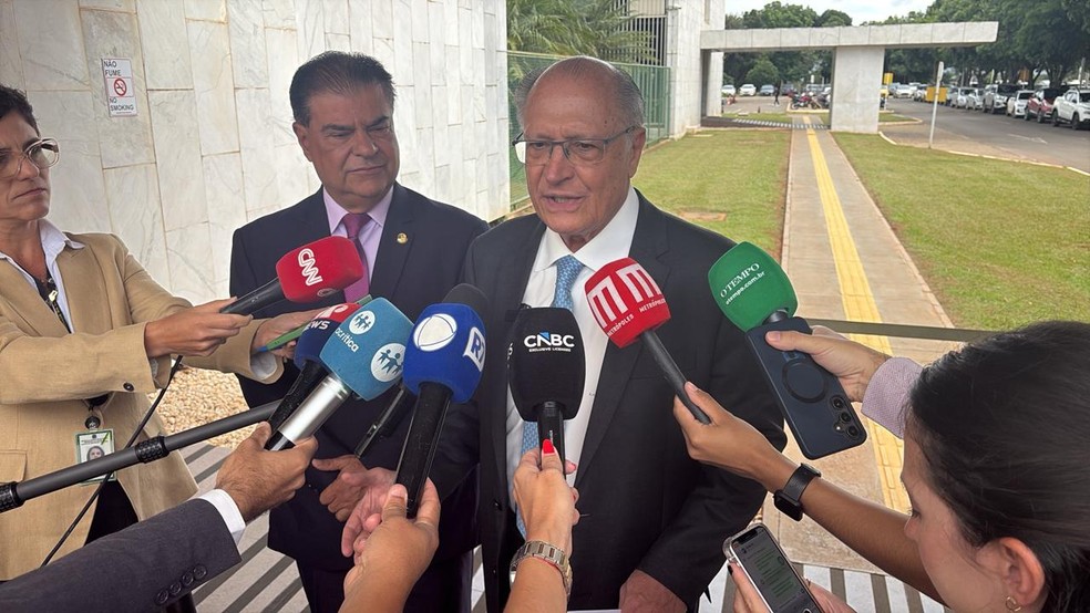 Alckmin concede entrevista a jornalistas sobre acordo Mercosul-UE — Foto: Erick Rianelli/GloboNews