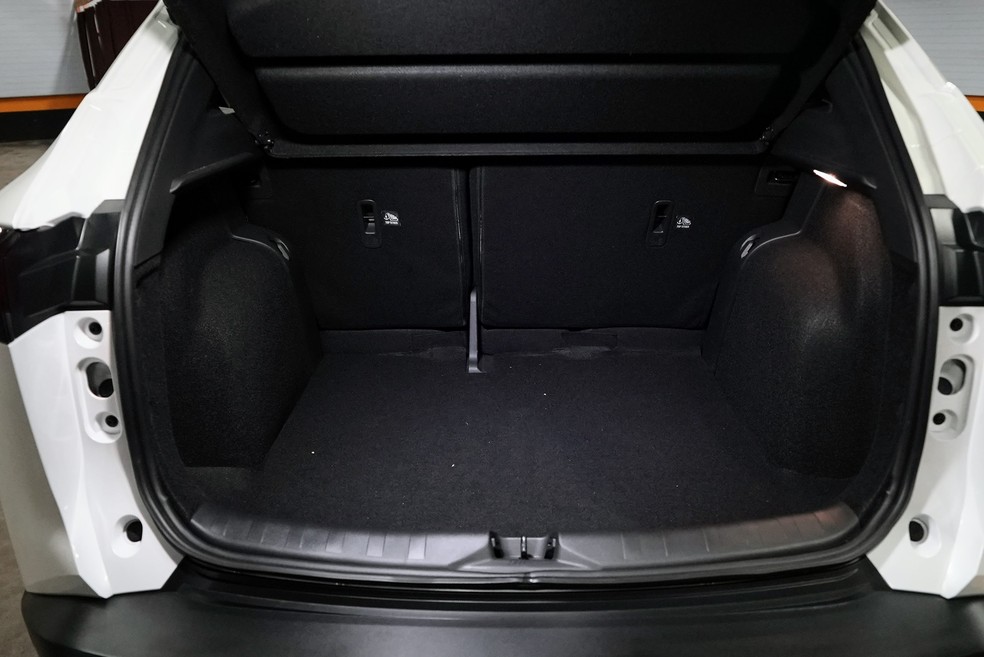 Porta-malas do Nissan Kait — Foto: Rafael Peixoto/g1