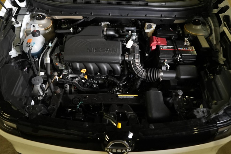 Motor do Nissan Kicks Kait — Foto: Rafael Peixoto/g1
