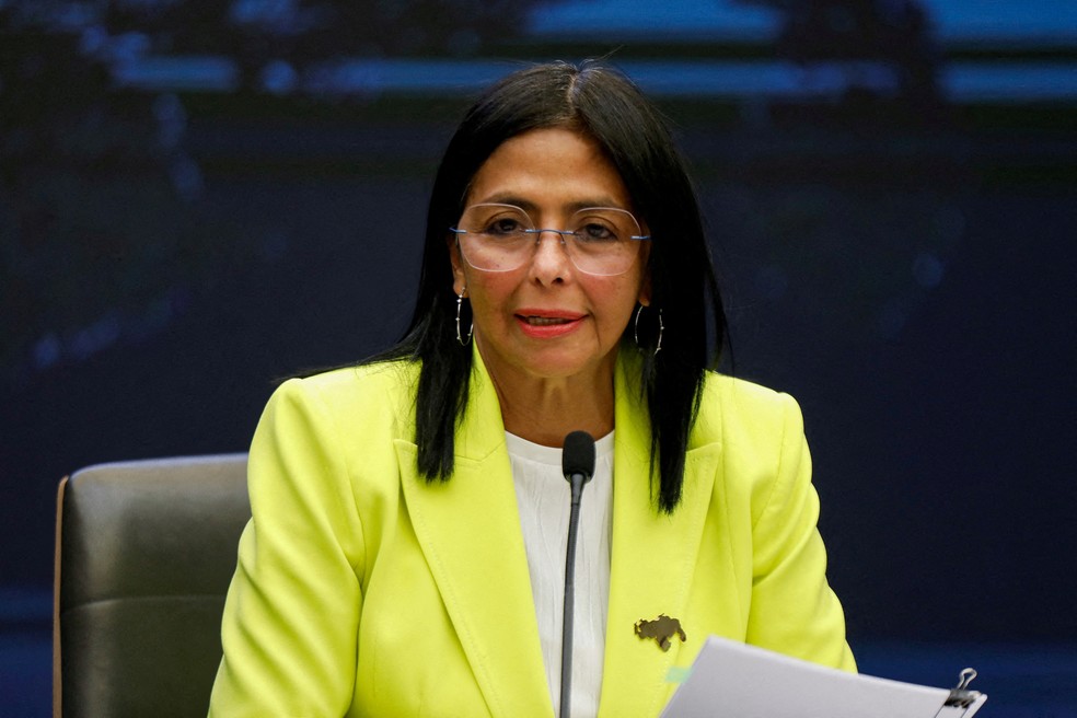 Vice-presidente e ministra do Petróleo da Venezuela, Delcy Rodríguez, fala à imprensa em Caracas, na Venezuela, em 10 de março de 2025. — Foto: Reuters