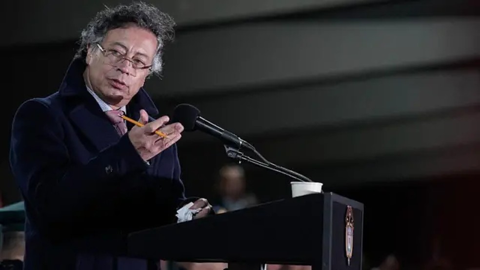 Embora não possa se candidatar à reeleição, o atual presidente colombiano Gustavo Petro deverá ser um dos protagonistas das eleições deste ano no país. — Foto: AFP via Getty Images