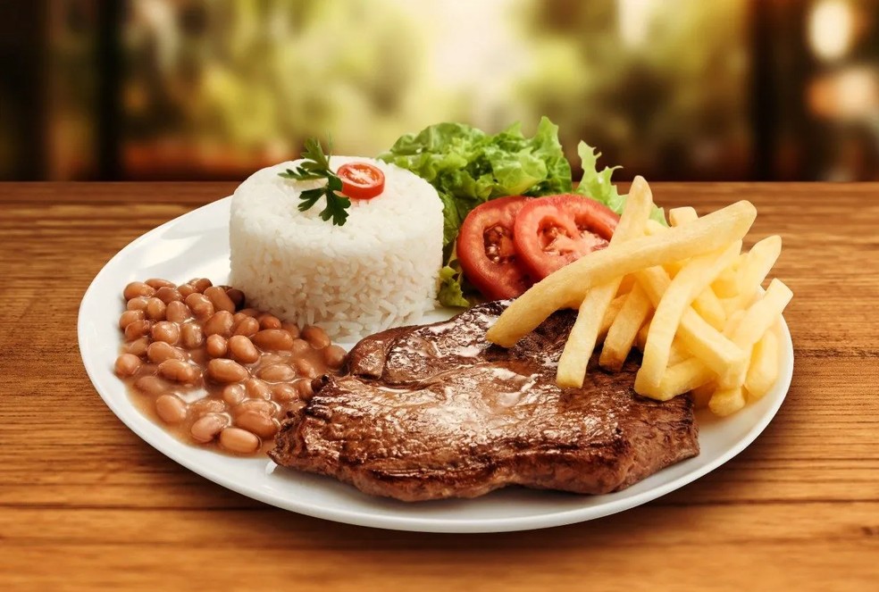 Depois de subir 7% em 2024, a inflação de alimentos perdeu força em 2025 e fechou o ano com alta de 2,9%. — Foto: Reprodução