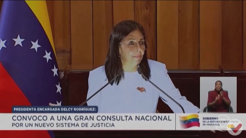 Presidente interina da Venezuela anuncia projeto de lei de anistia — Foto: Jornal Nacional