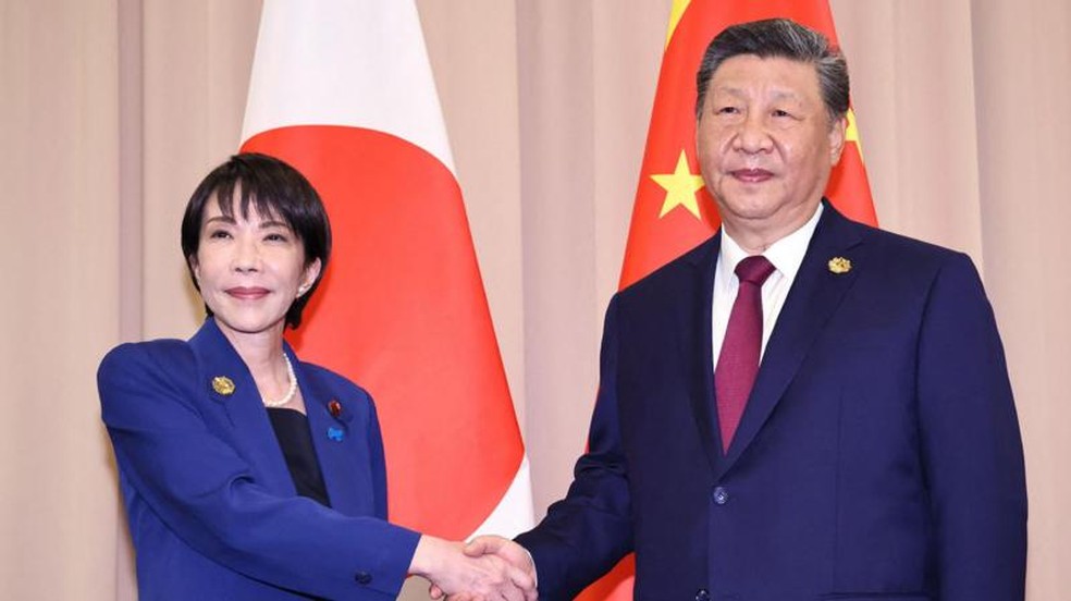 Os comentários da primeira-ministra do Japão, Sanae Takaichi, sobre Taiwan causaram forte reação de Pequim — Foto: Getty Images/via BBC