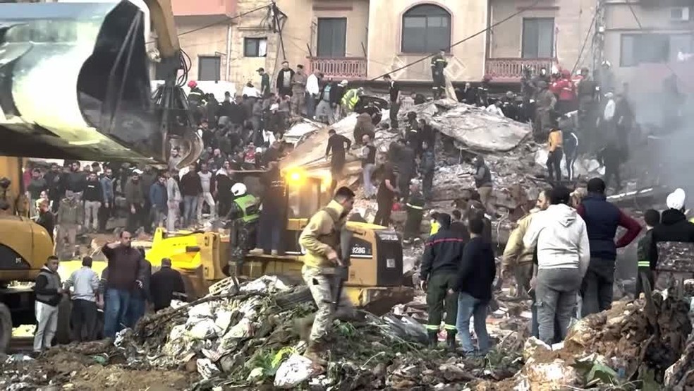 Escombros de prédio residencial que desabou no Líbano — Foto: REUTERS
