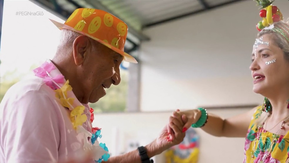 Psicopedagoga e geronmotricista Beatriz Rimes criou um bloco dedicado ao público idoso — Foto: Globo/ Pegn