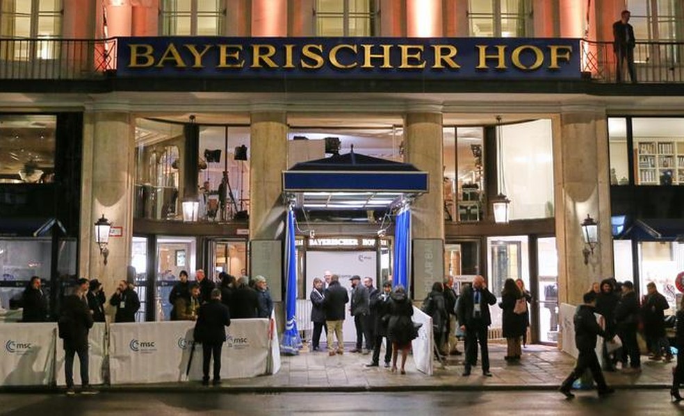 Representantes de 120 países estarão presentes no evento que acontece no histórico hotel Bayerischer Hof. — Foto: Picture alliance/dts-Agentur via DW
