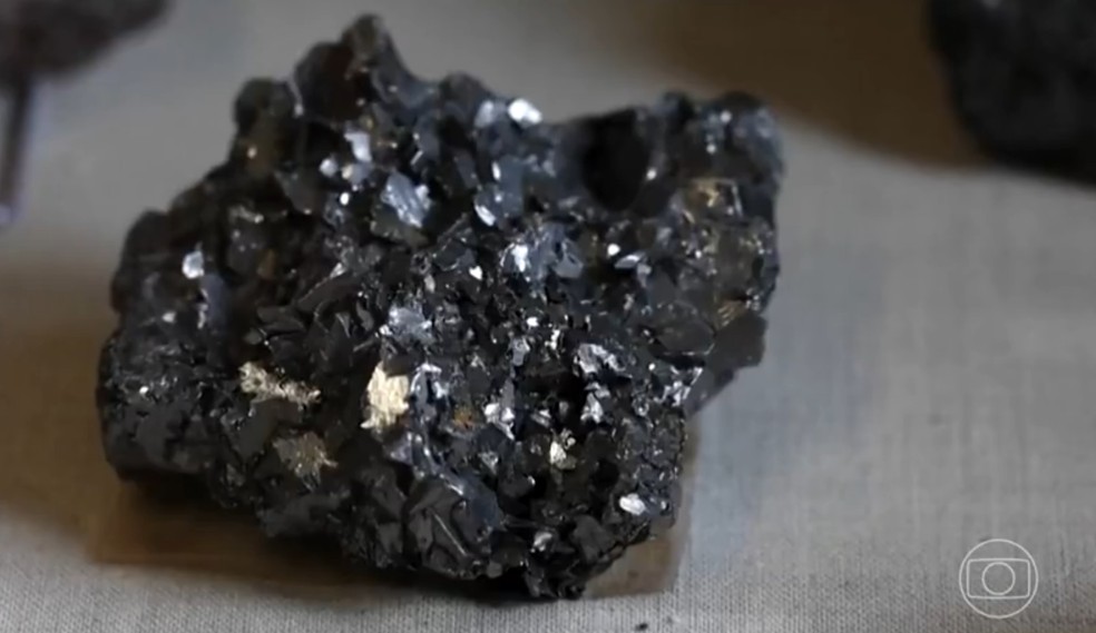 As terras raras são minerais compõem um grupo de 17 elementos químicos encontrados na natureza, — Foto: Reprodução/Jornal Nacional