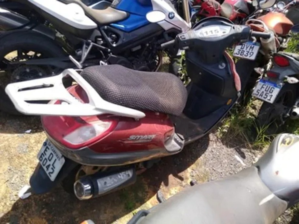 Dafra Smart 125 EFI de 2011, com lance mínimo de R$ 400 — Foto: divulgação/Detran-SP