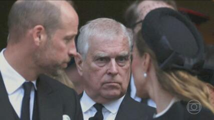 Ex-príncipe Andrew é preso na Inglaterra