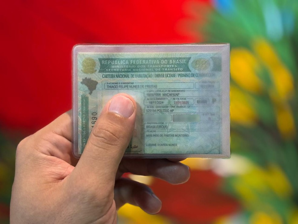 Carteira Nacional de Habilitação (CNH). — Foto: Crystofher Andrade/g1
