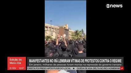 Manifestantes no Irã homenageiam vítimas dos protestos contra o regime